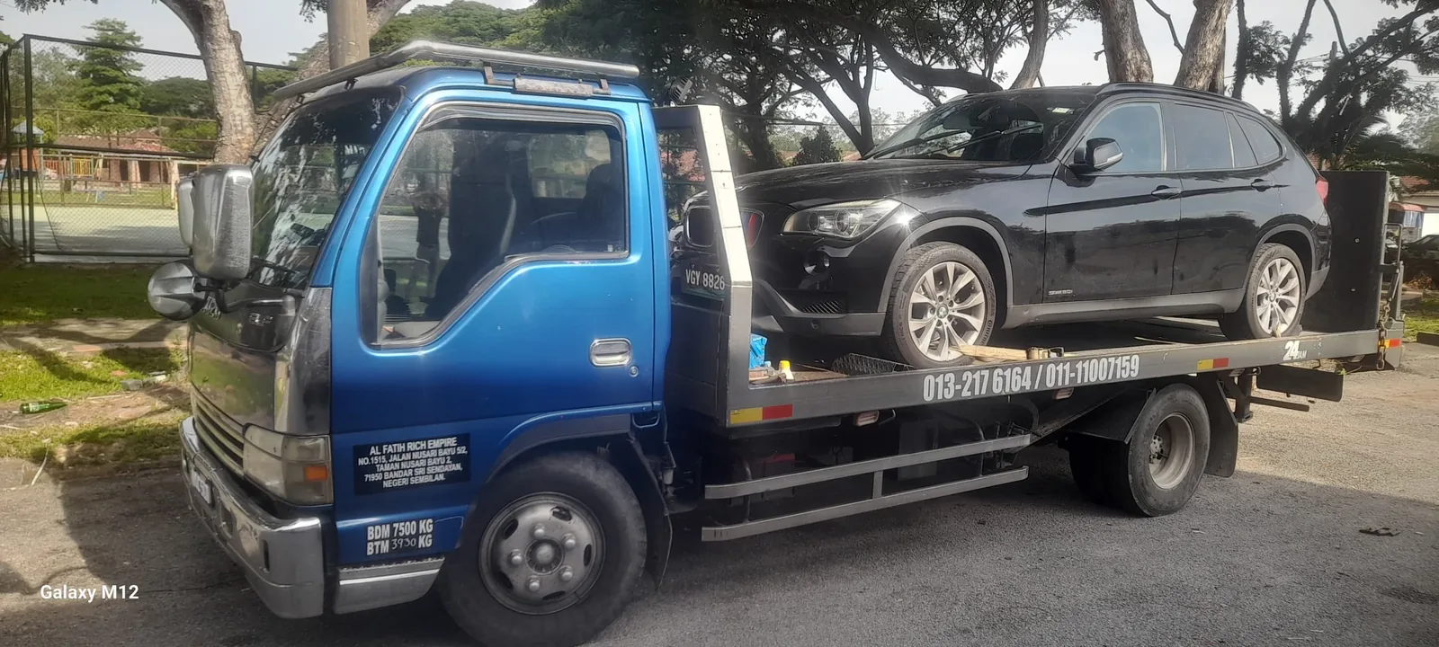 Lori Al Fatih Towing membawa SUV di Seremban