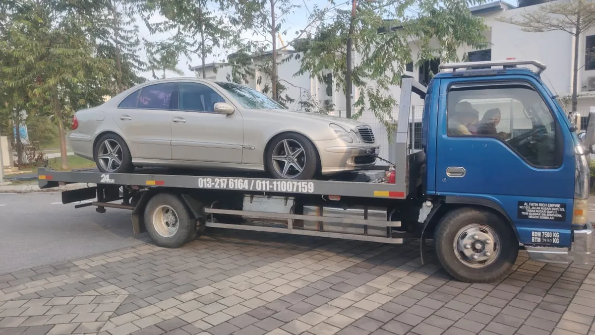 Servis towing kereta dan MPV oleh Al Fatih Towing